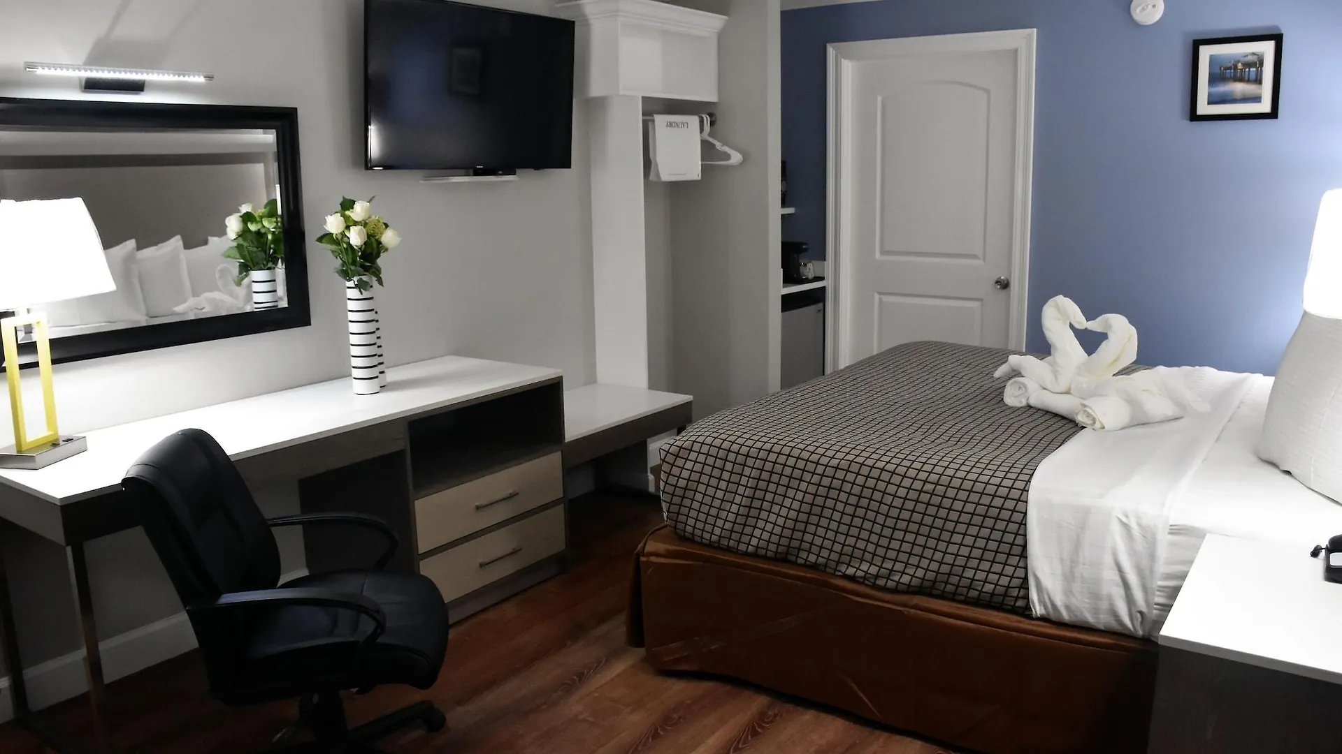 Destin Inn & Suites