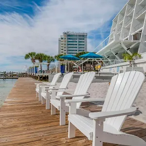 Hotel On Harbor