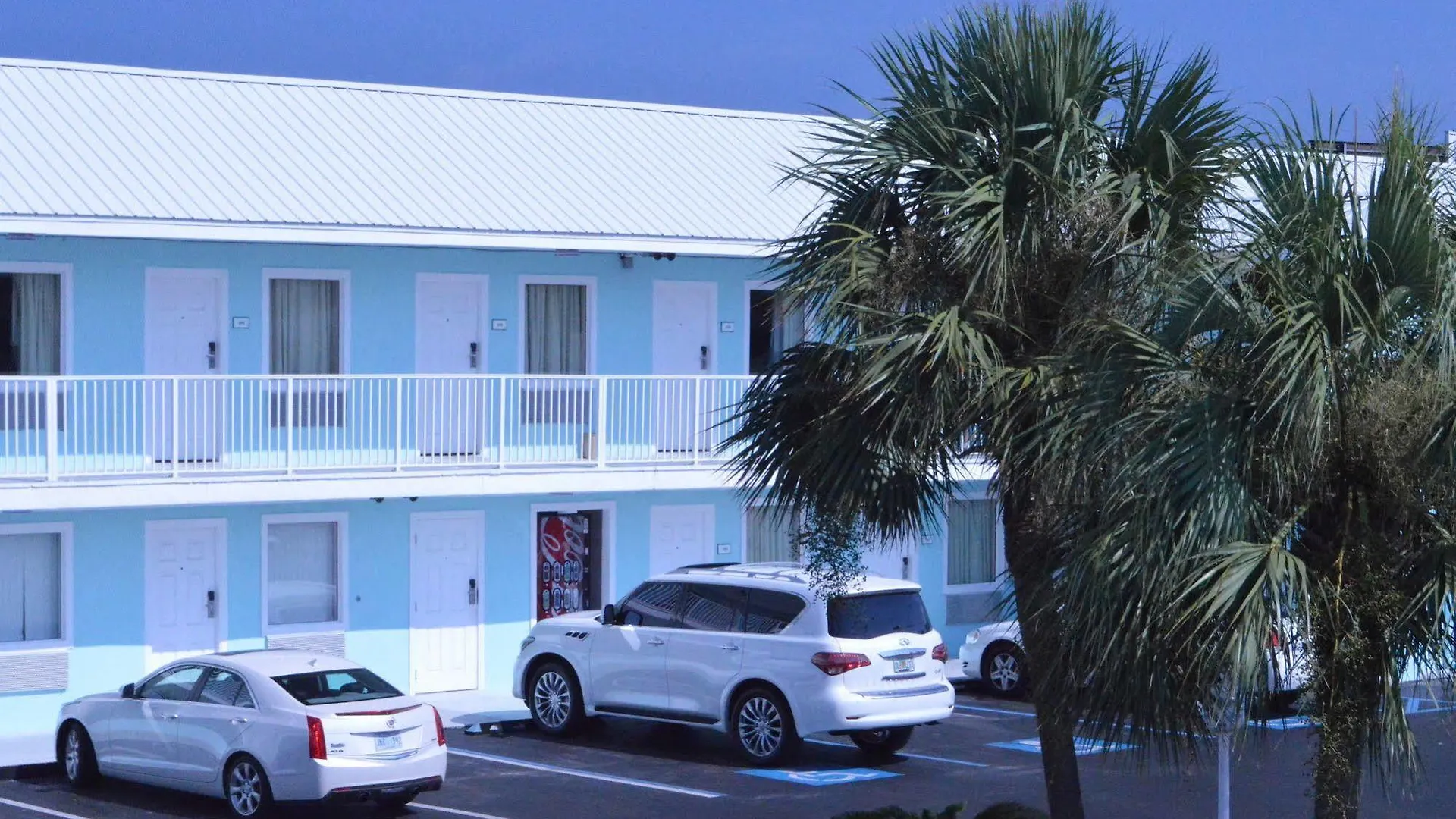 Destin Inn & Suites